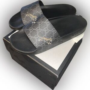 Gucci Men's GG Supreme Tigers Slide Sandal, Black, Rubber